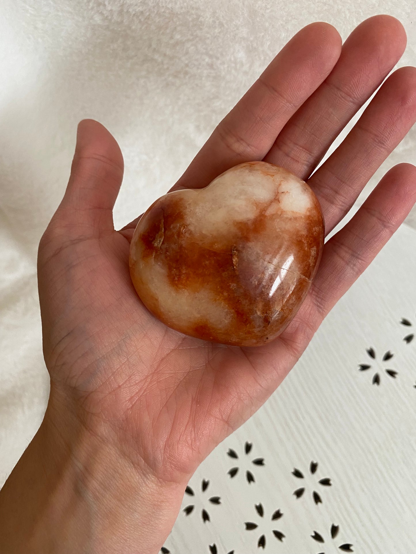 CARNELIAN HEART SHAPED PALM STONE
