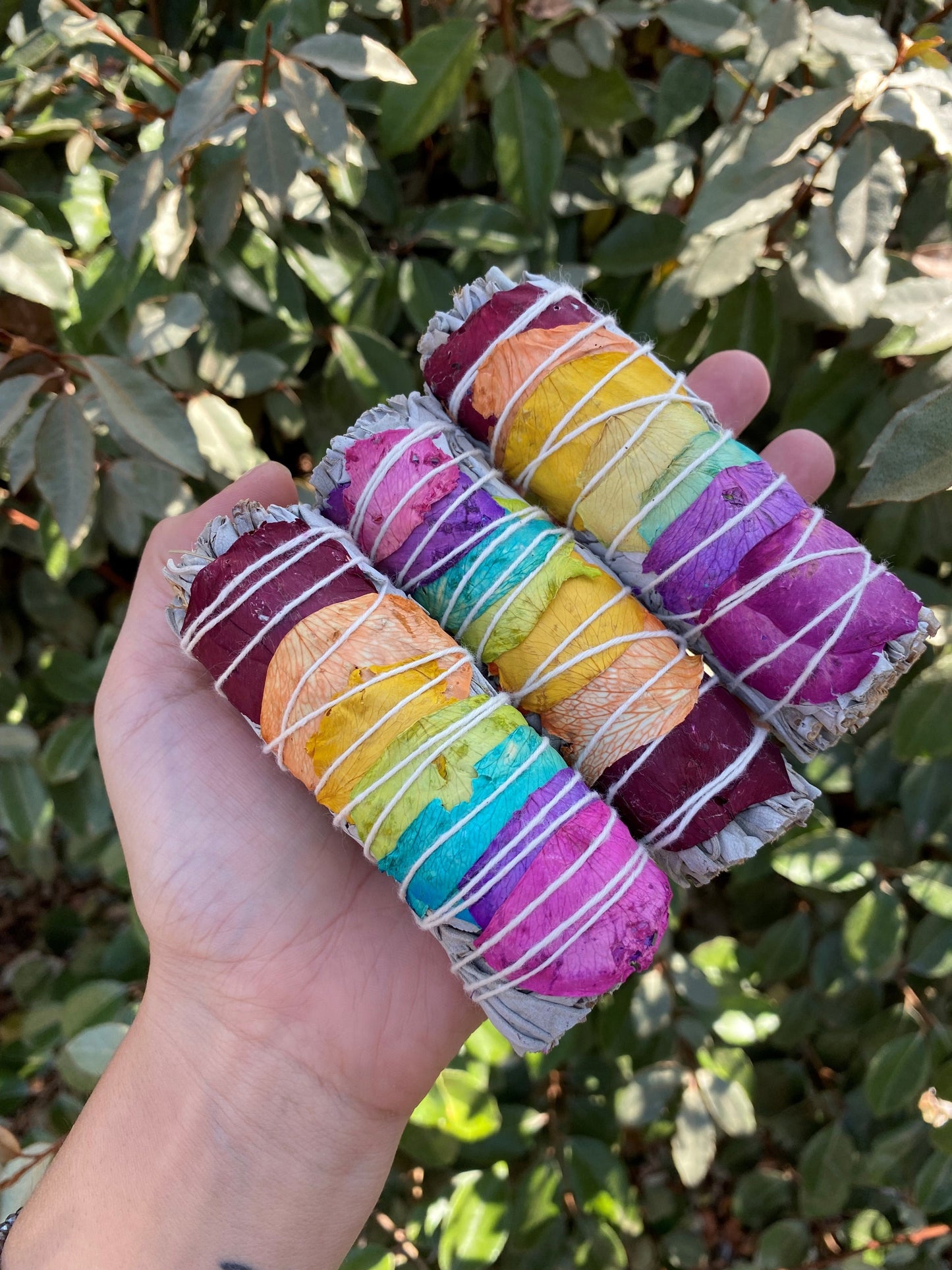 CHAKRA WHITE SAGE WITH ROSE PETALS SMUDGE STICK