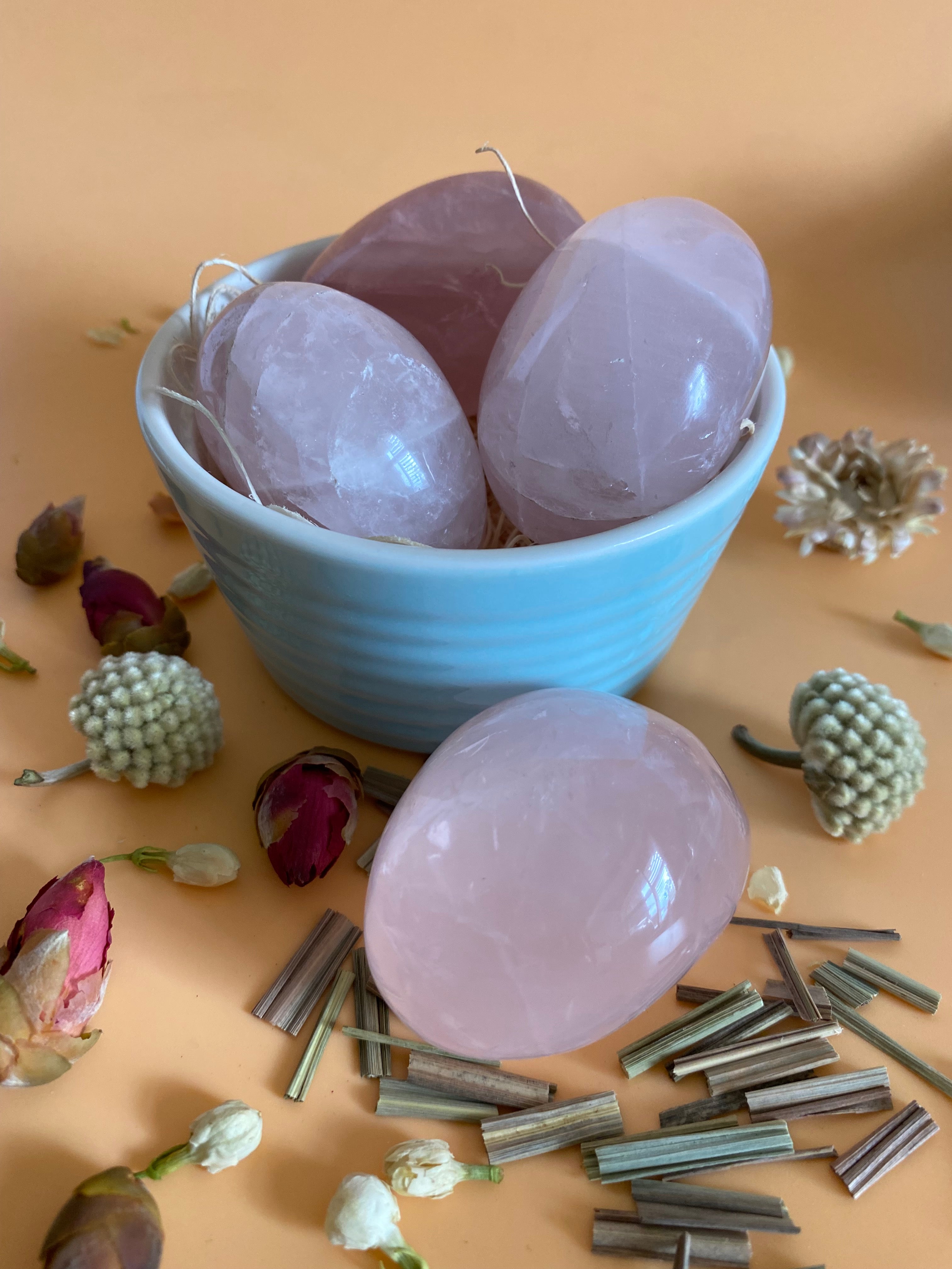 ROSE QUARTZ PALM STONE