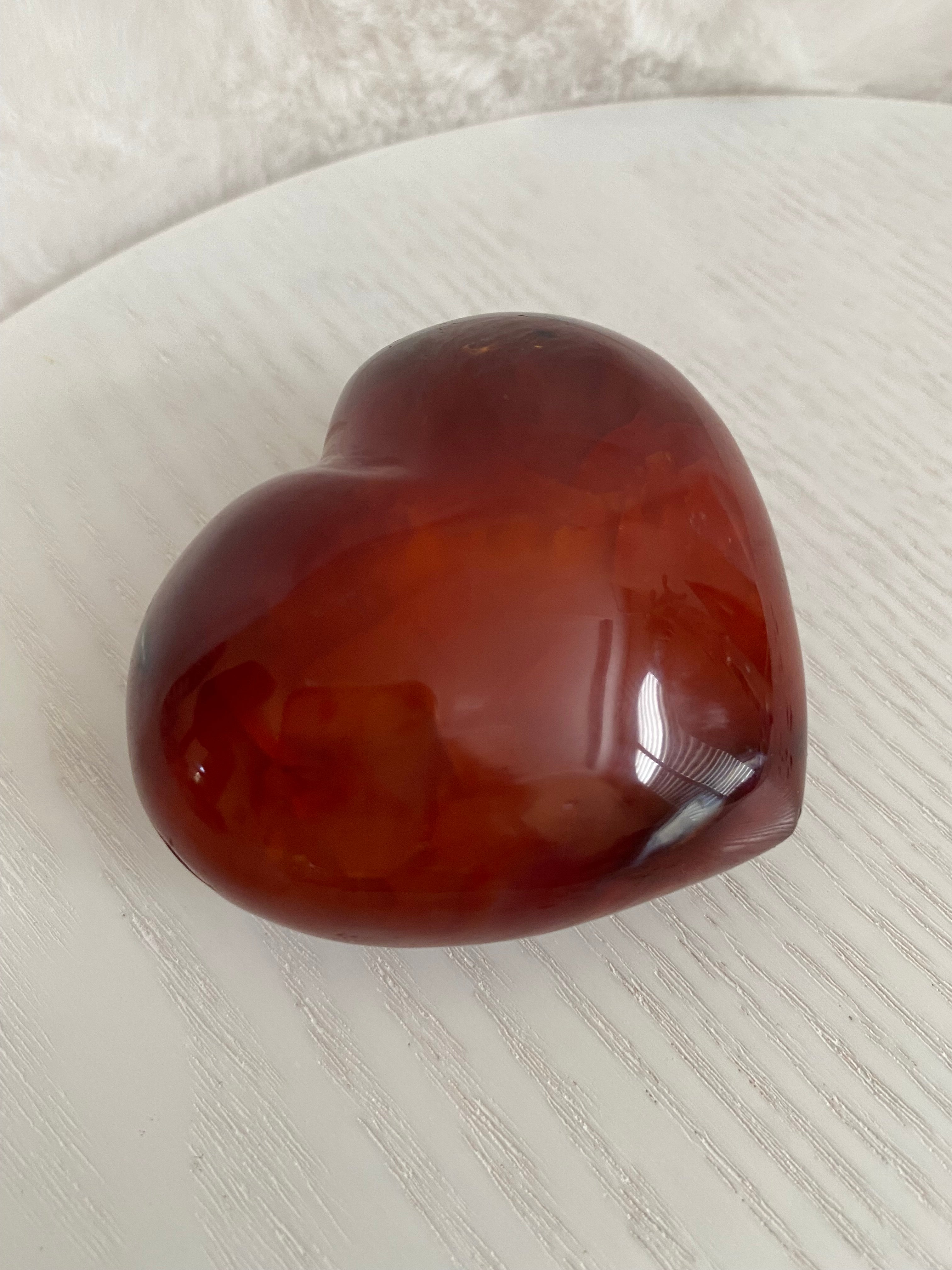 CARNELIAN HEART SHAPED PALM STONE