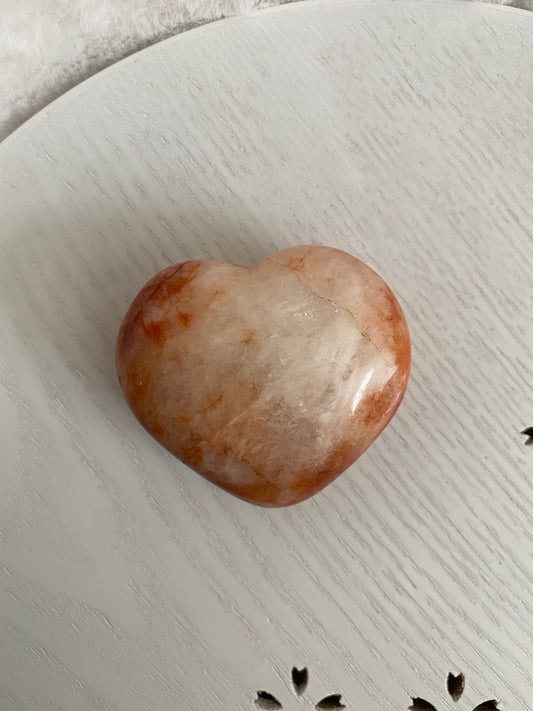 CARNELIAN HEART SHAPED PALM STONE