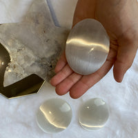 SELENITE PALM STONE