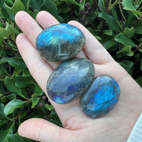 LABRADORITE PALM STONE - HIGH QUALITY FLASH