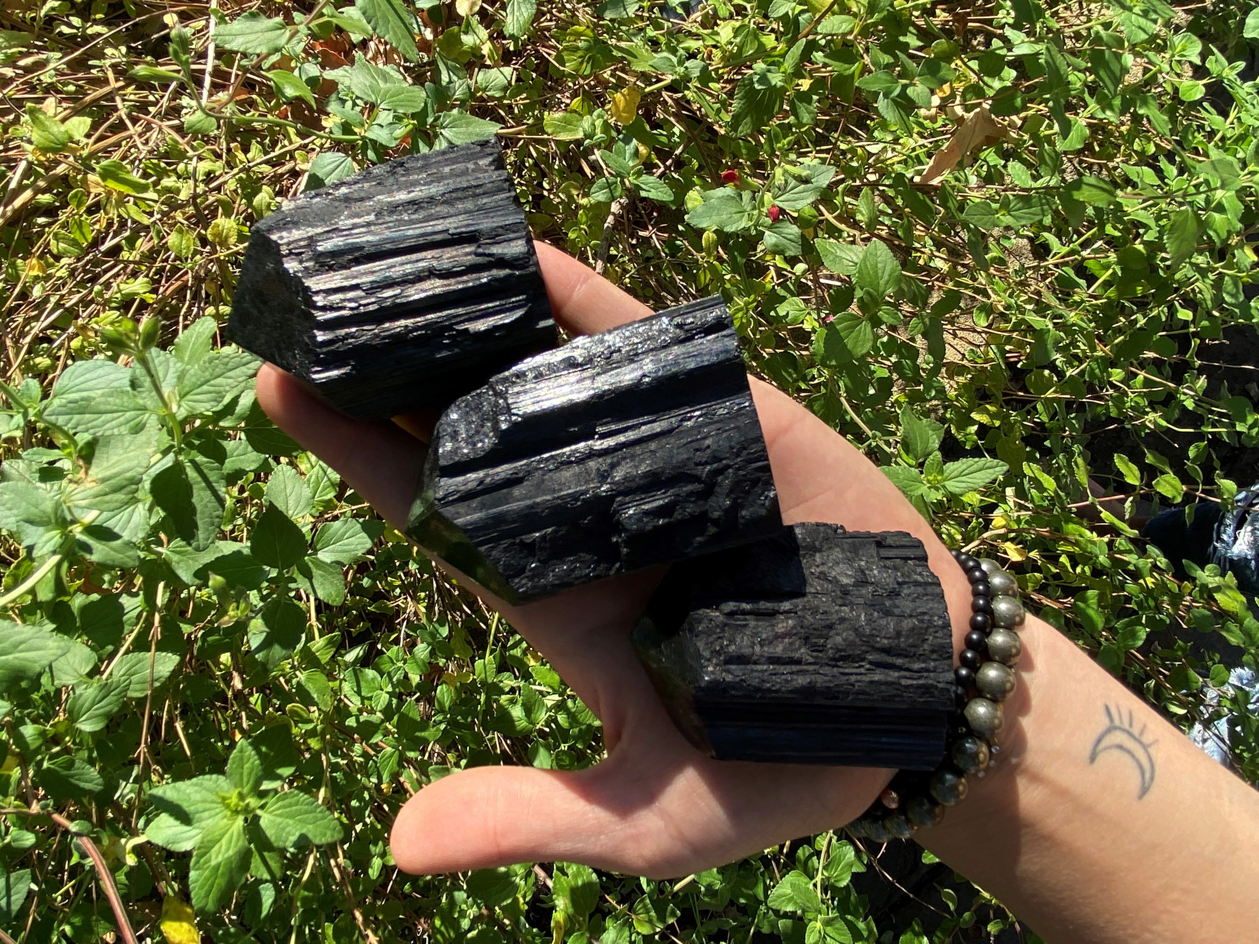 BLACK TOURMALINE TOP POLISH POINT